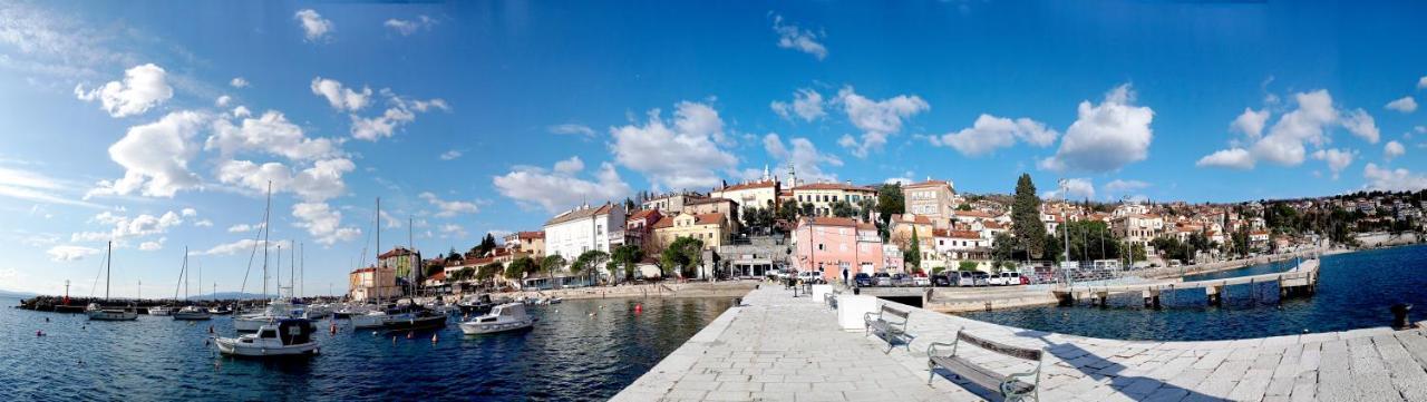 Studio Apartment Surf By The Sea Opatija Exterior foto